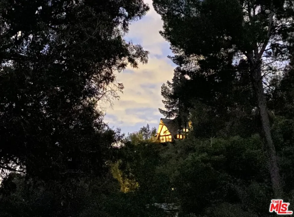 19995 Sischo Drive Topanga, CA 90290