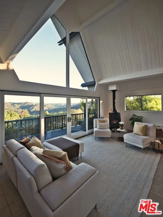 19995 Sischo Drive Topanga, CA 90290