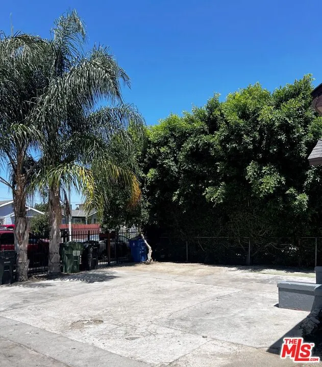 634 E 87th Street Los Angeles, CA 90002