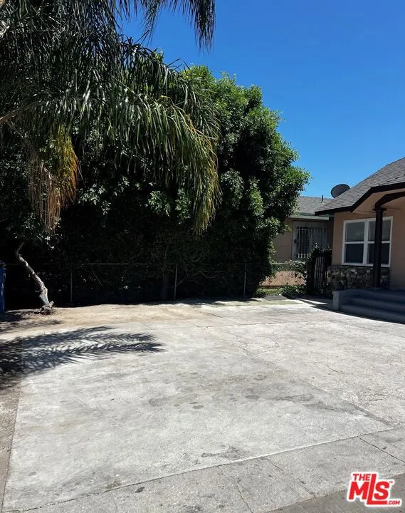 634 E 87th Street Los Angeles, CA 90002