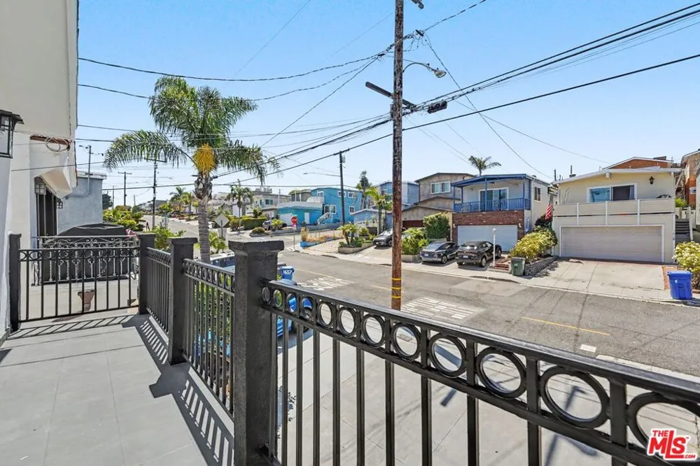1633 Van Horne Lane Redondo Beach, CA 90278