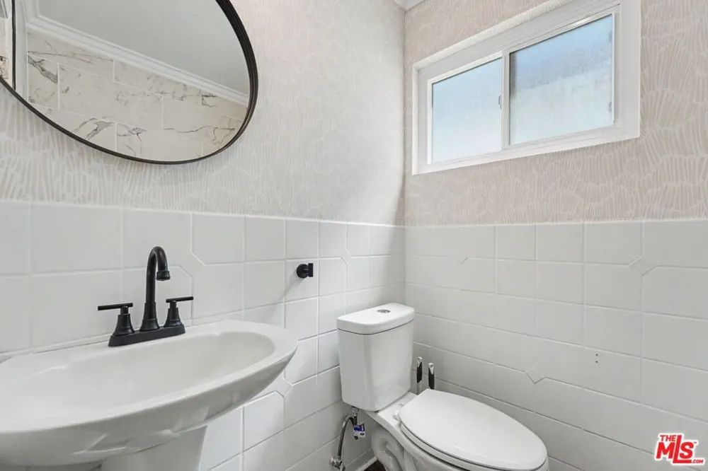 1633 Van Horne Lane Redondo Beach, CA 90278