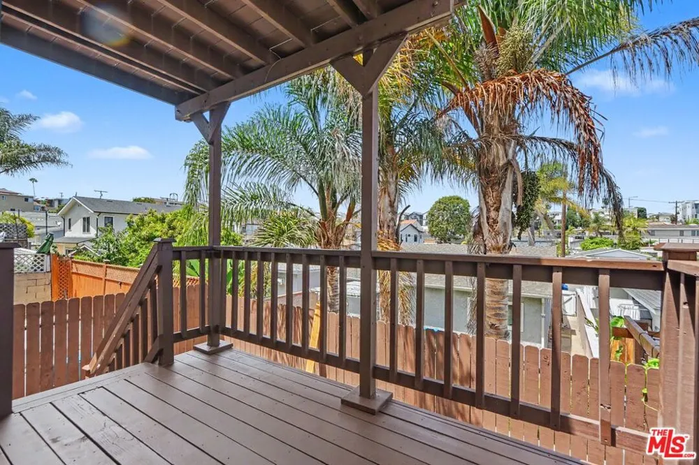 1633 Van Horne Lane Redondo Beach, CA 90278