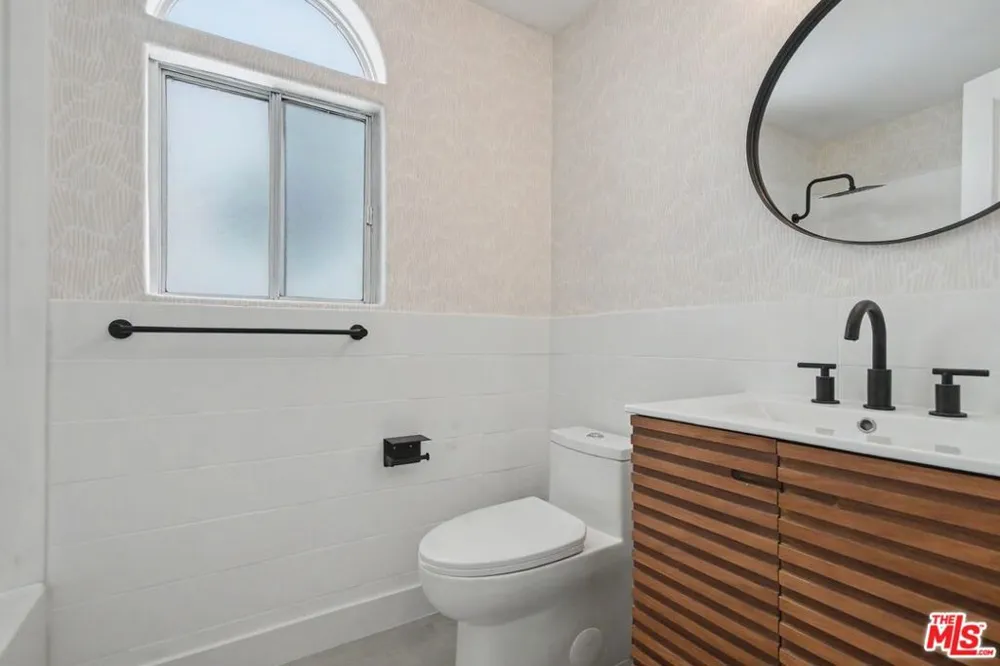 1633 Van Horne Lane Redondo Beach, CA 90278