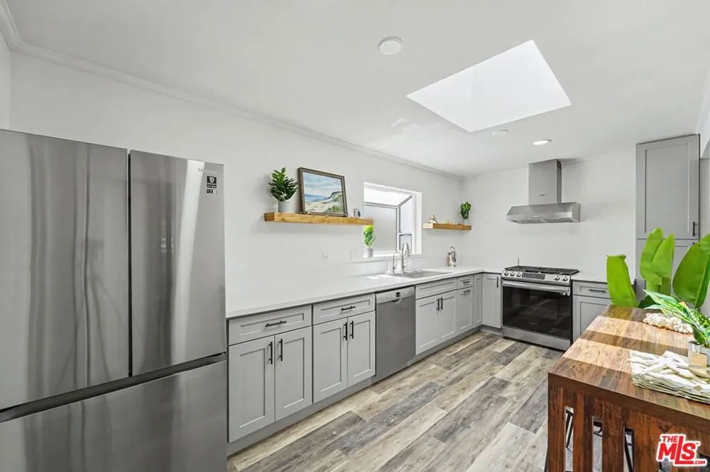 1633 Van Horne Lane Redondo Beach, CA 90278
