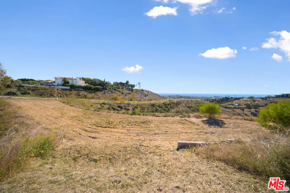 6011 Kanan Dume Road Malibu, CA 90265