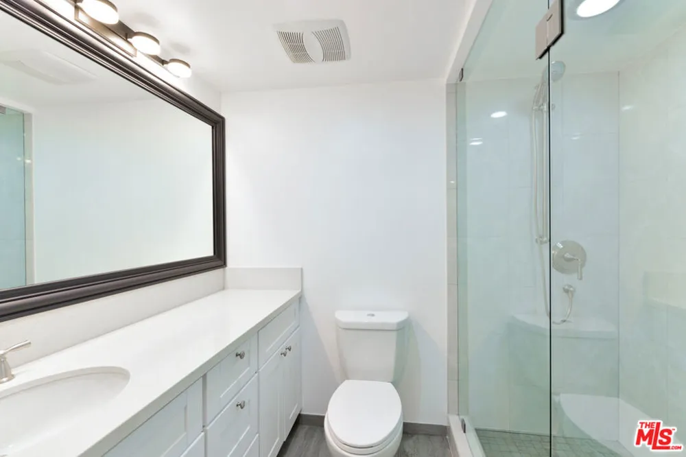 4265 Marina City Drive #415 Marina del Rey, CA 90292