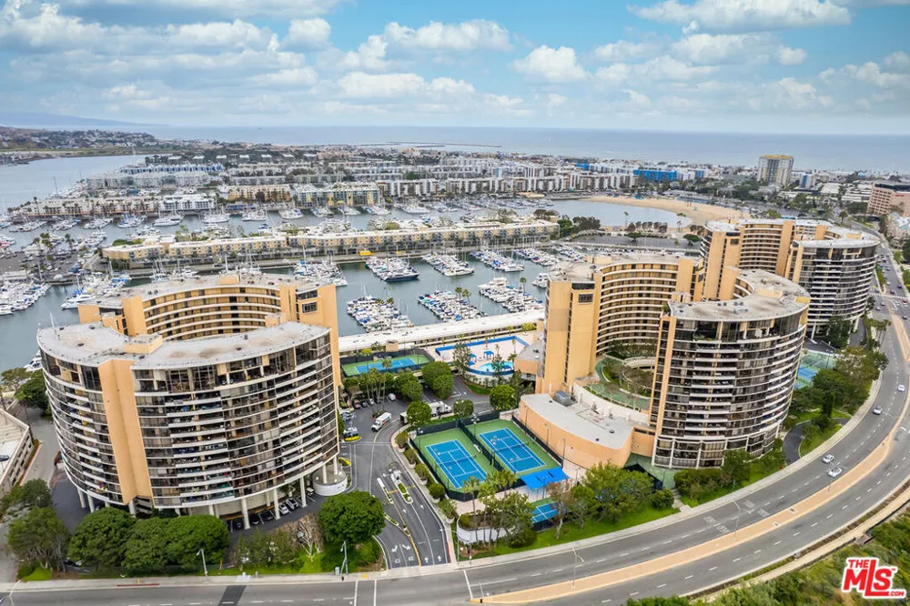 4265 Marina City Drive #415 Marina del Rey, CA 90292