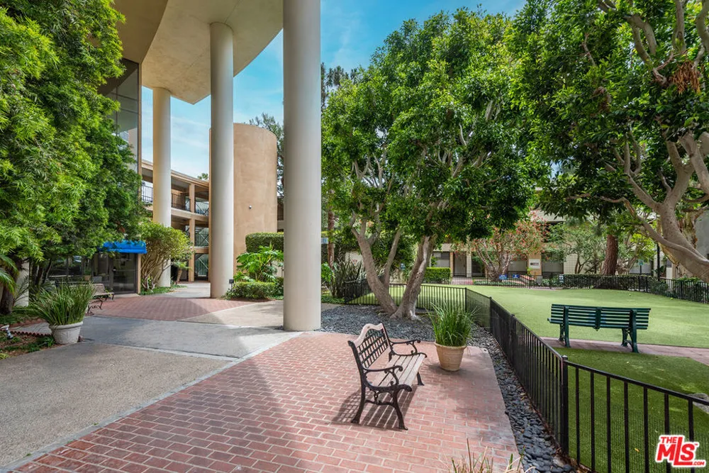 4265 Marina City Drive #415 Marina del Rey, CA 90292