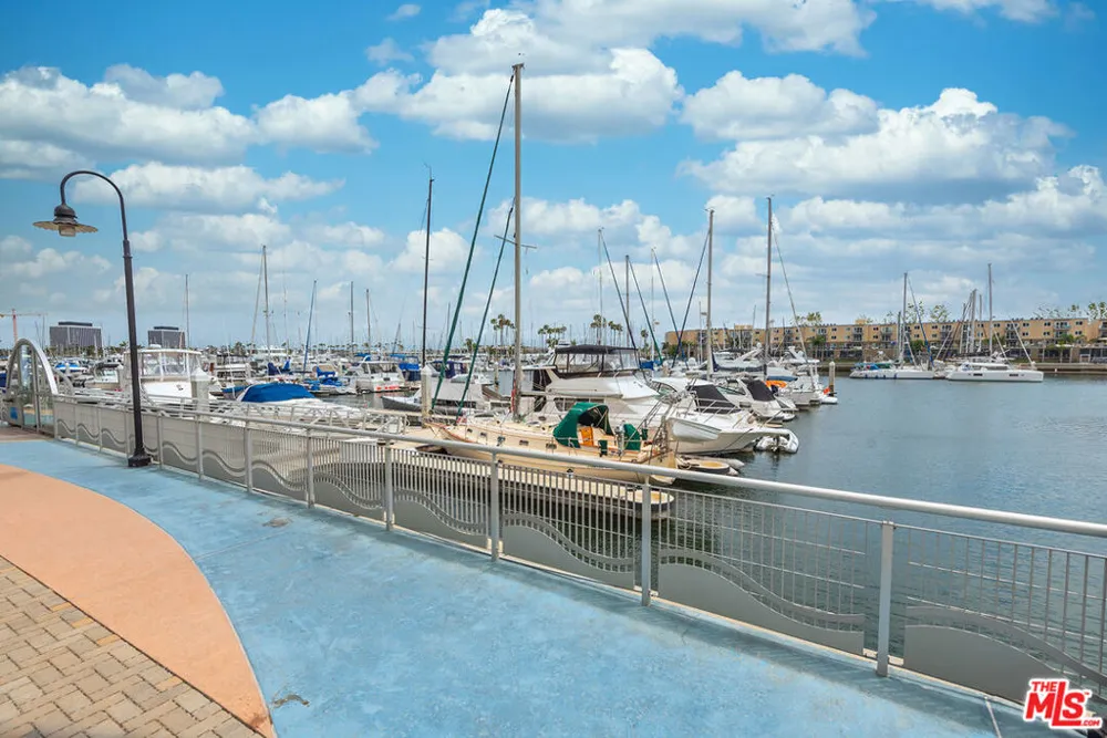 4265 Marina City Drive #415 Marina del Rey, CA 90292