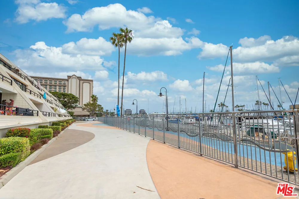 4265 Marina City Drive #415 Marina del Rey, CA 90292