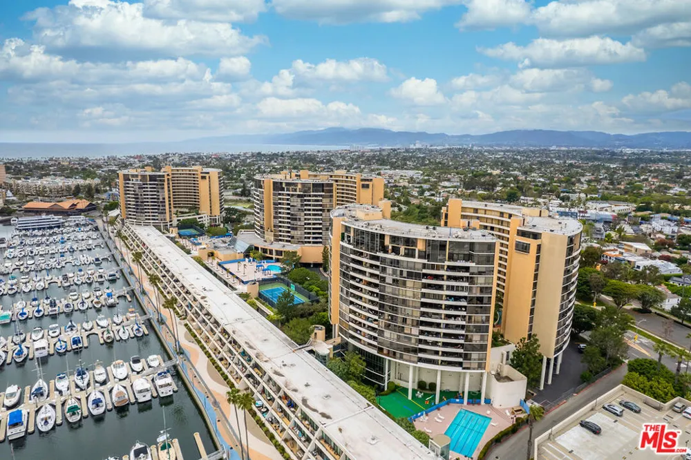 4265 Marina City Drive #415 Marina del Rey, CA 90292