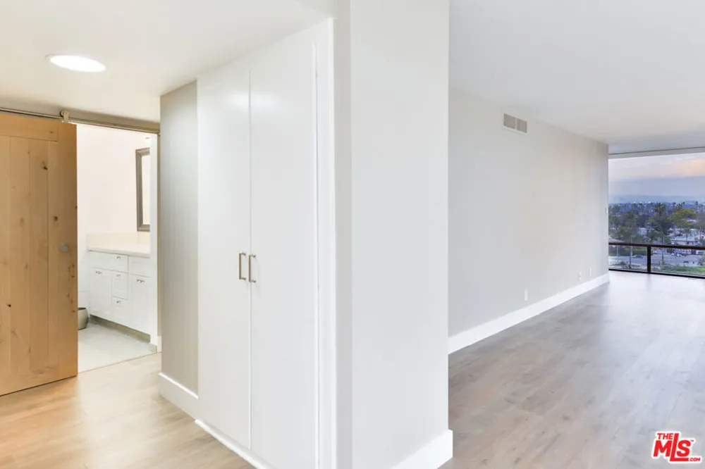 4265 Marina City Drive #415 Marina del Rey, CA 90292