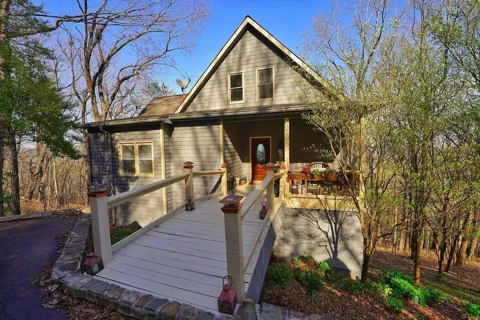 1142 Ridgeview Drive