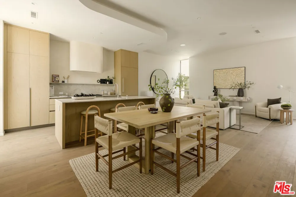 1125 Sanborn Avenue Los Angeles, CA 90029