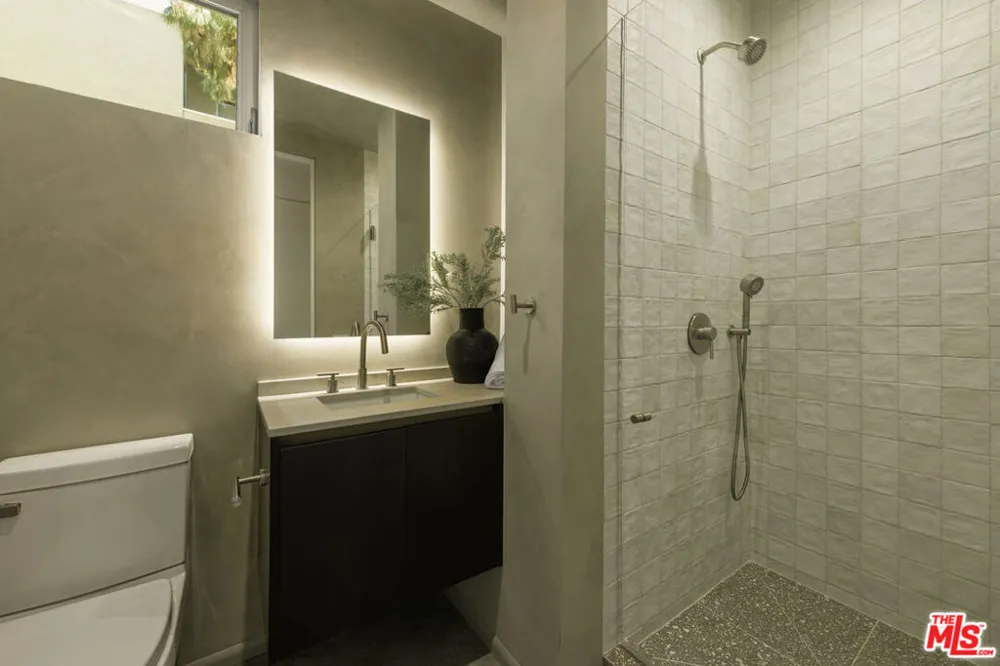 1125 Sanborn Avenue Los Angeles, CA 90029