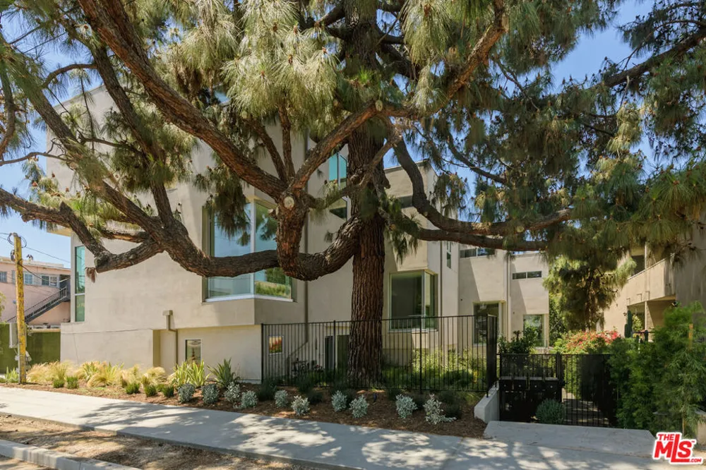 1125 Sanborn Avenue Los Angeles, CA 90029