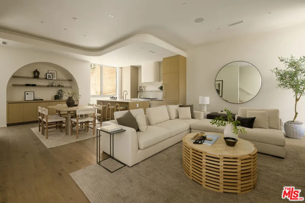 1125 Sanborn Avenue Los Angeles, CA 90029