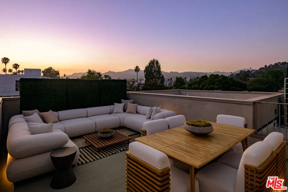 1125 Sanborn Avenue Los Angeles, CA 90029
