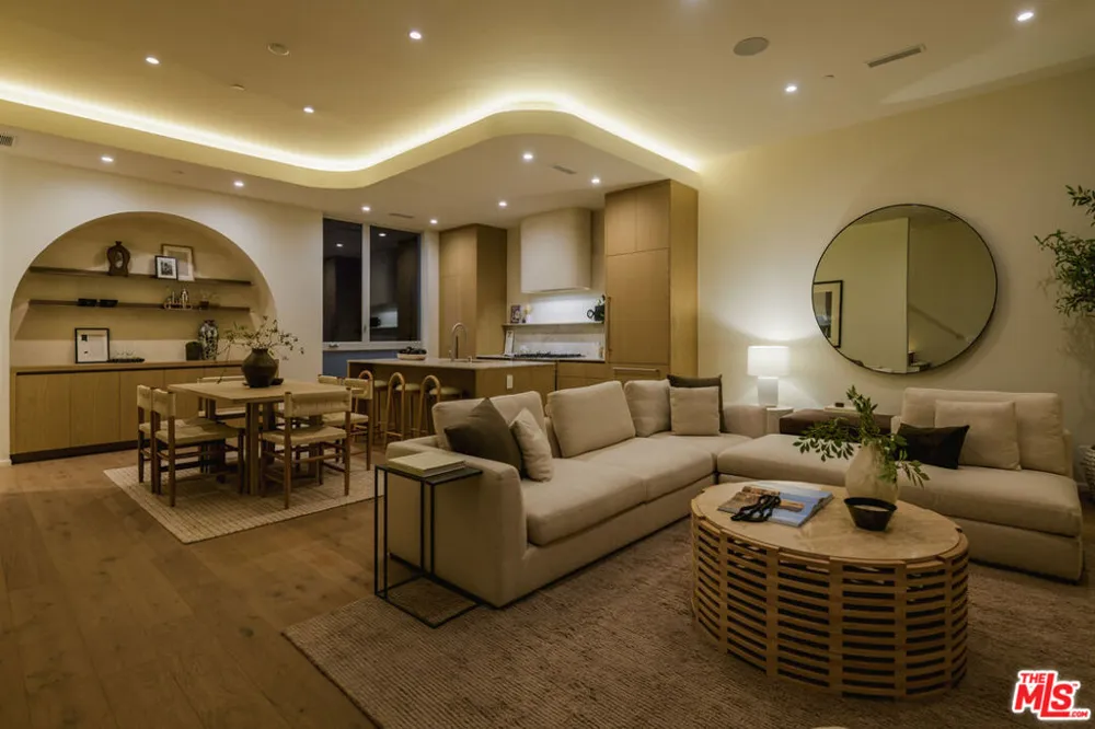1125 Sanborn Avenue Los Angeles, CA 90029