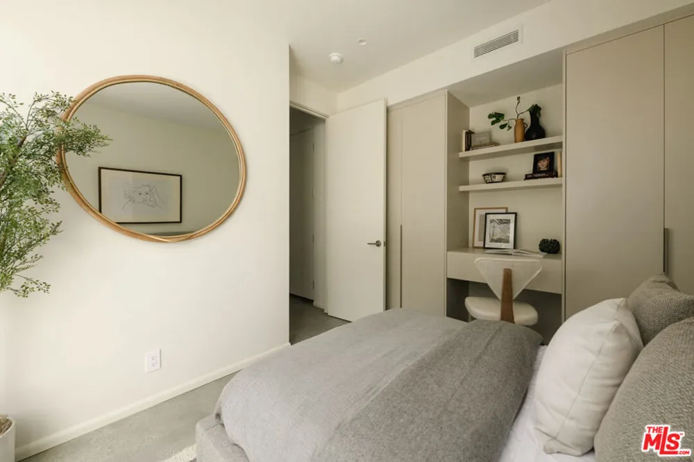 1125 Sanborn Avenue Los Angeles, CA 90029