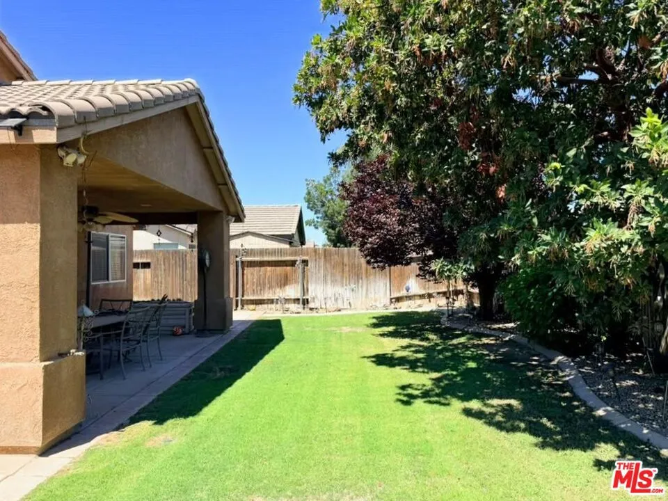5116 Silver Clover Avenue Bakersfield, CA 93313