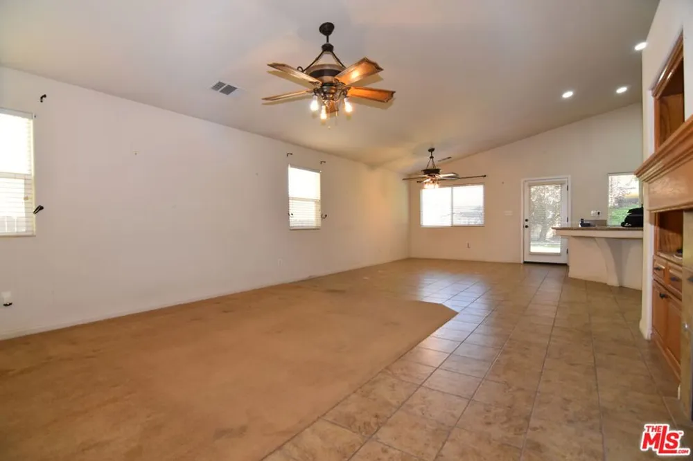 5116 Silver Clover Avenue Bakersfield, CA 93313