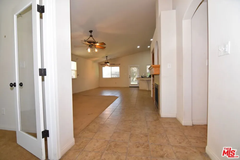 5116 Silver Clover Avenue Bakersfield, CA 93313