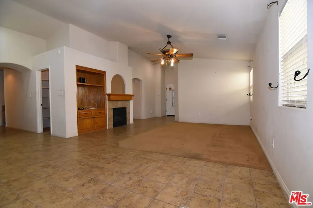 5116 Silver Clover Avenue Bakersfield, CA 93313