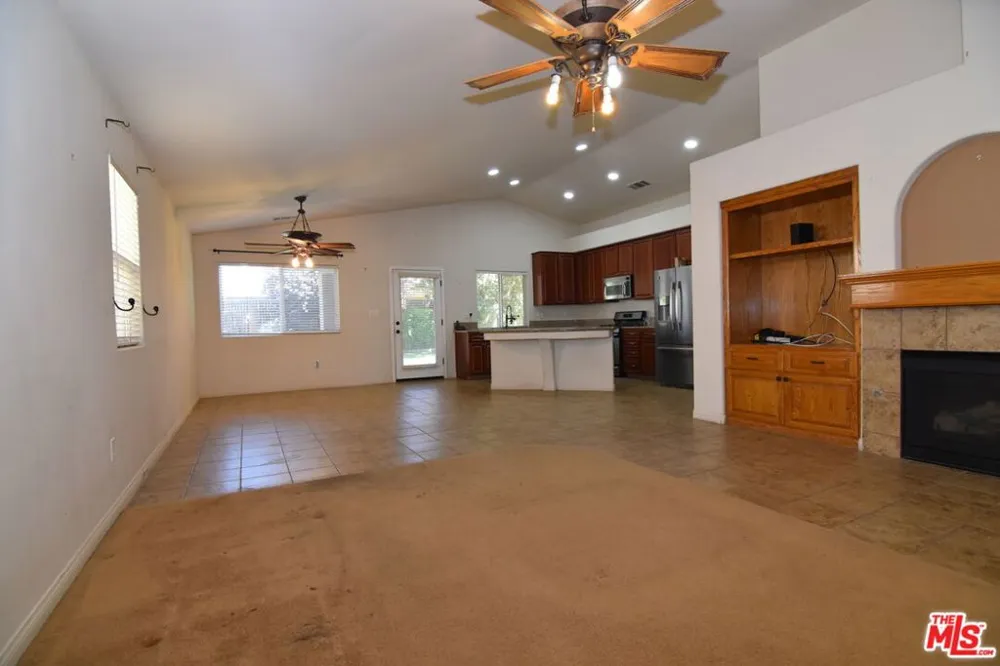 5116 Silver Clover Avenue Bakersfield, CA 93313