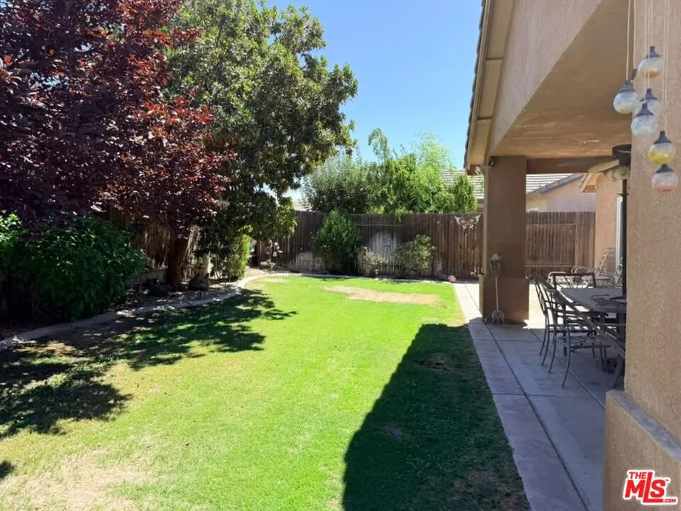 5116 Silver Clover Avenue Bakersfield, CA 93313