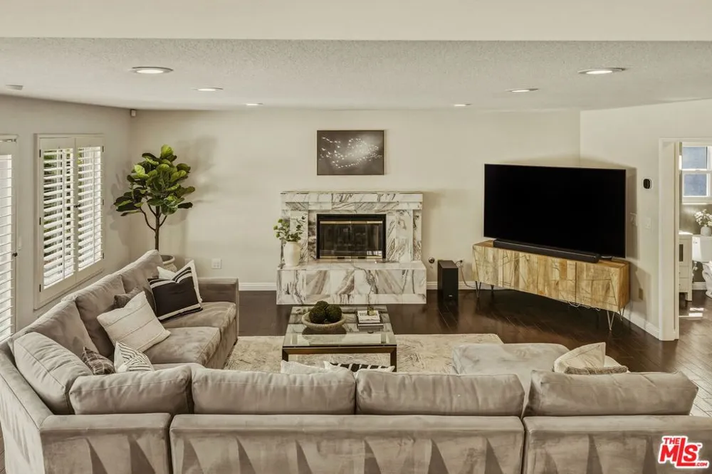 7262 Elmsbury Lane West Hills, CA 91307