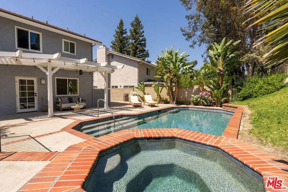 7262 Elmsbury Lane West Hills, CA 91307