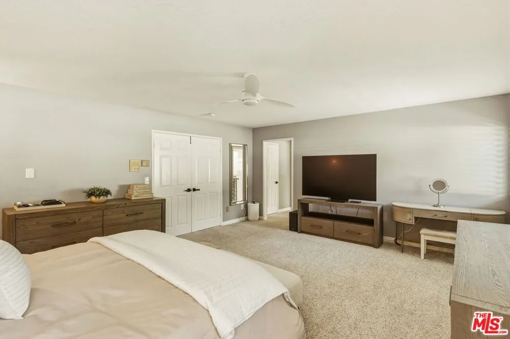 7262 Elmsbury Lane West Hills, CA 91307