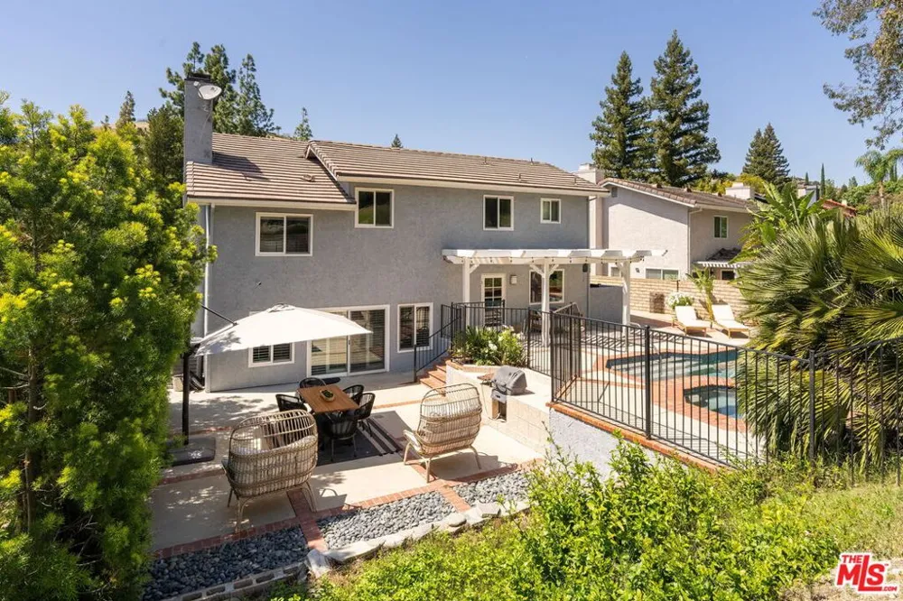7262 Elmsbury Lane West Hills, CA 91307