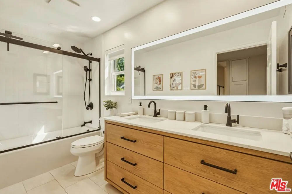 7262 Elmsbury Lane West Hills, CA 91307