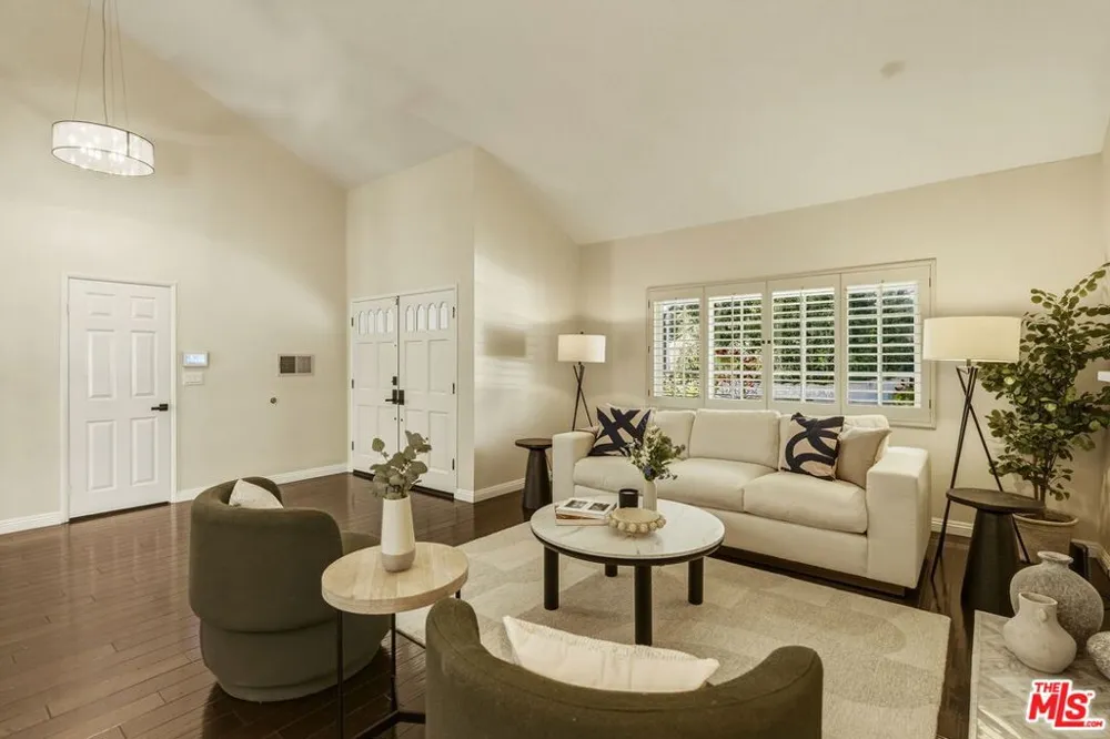 7262 Elmsbury Lane West Hills, CA 91307