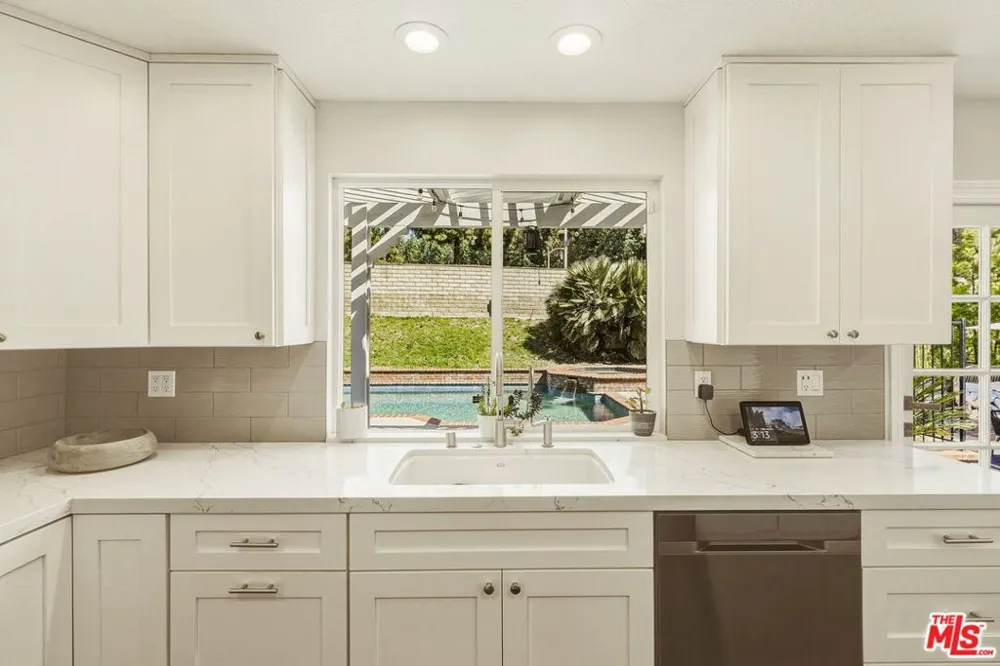 7262 Elmsbury Lane West Hills, CA 91307
