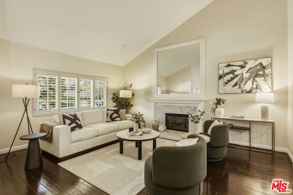 7262 Elmsbury Lane West Hills, CA 91307