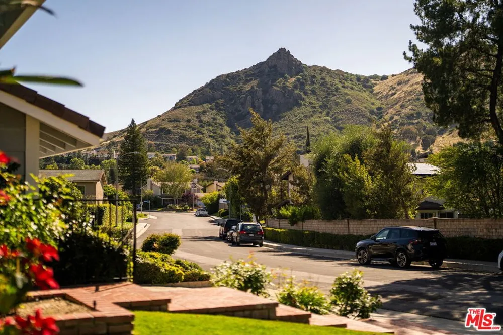7262 Elmsbury Lane West Hills, CA 91307