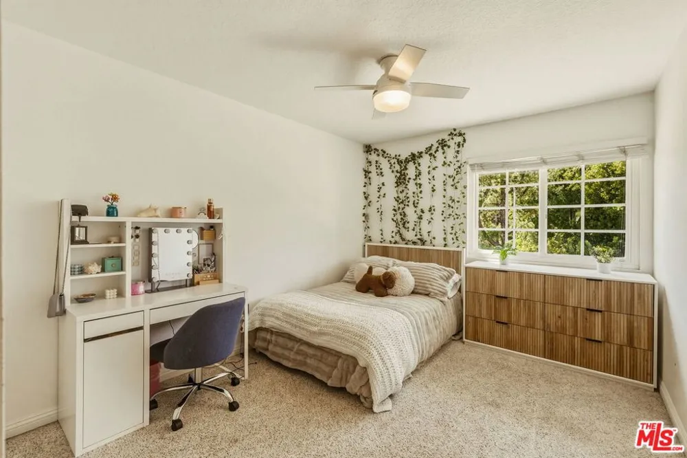 7262 Elmsbury Lane West Hills, CA 91307