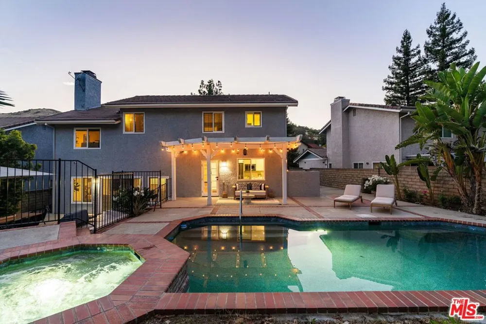 7262 Elmsbury Lane West Hills, CA 91307