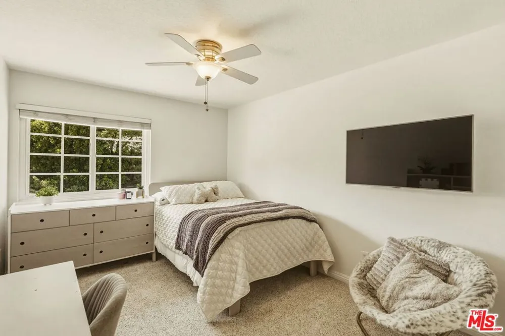 7262 Elmsbury Lane West Hills, CA 91307