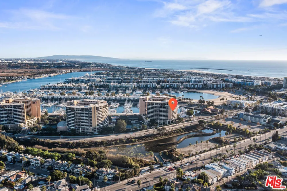 4265 Marina City Drive #917 Marina del Rey, CA 90292
