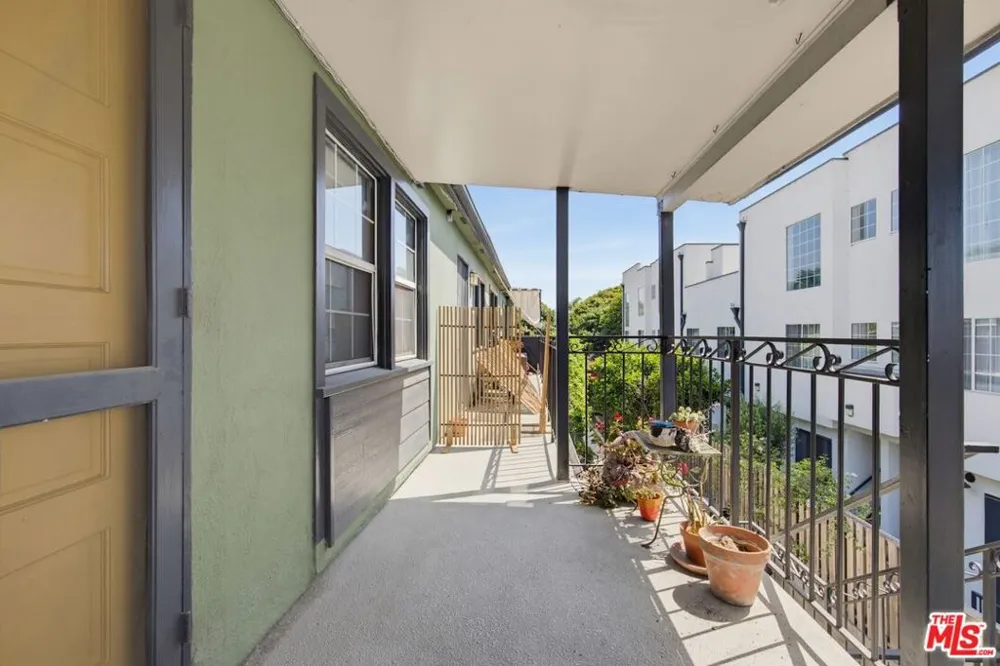 1834 9th Street #5 Santa Monica, CA 90404