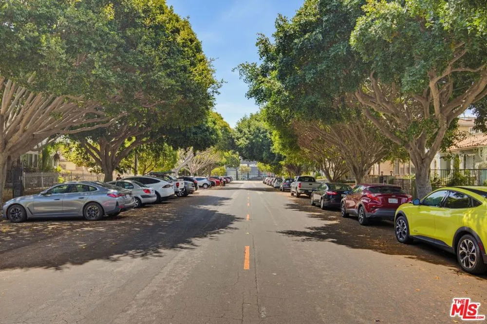 1834 9th Street #5 Santa Monica, CA 90404