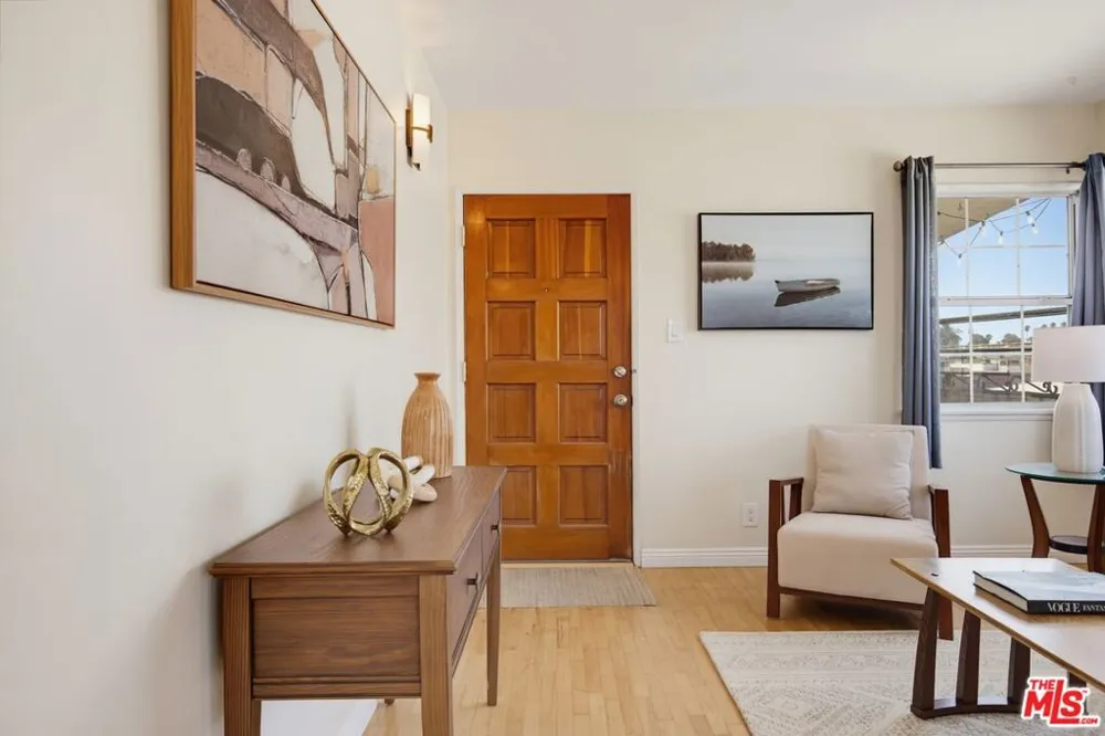 1834 9th Street #5 Santa Monica, CA 90404