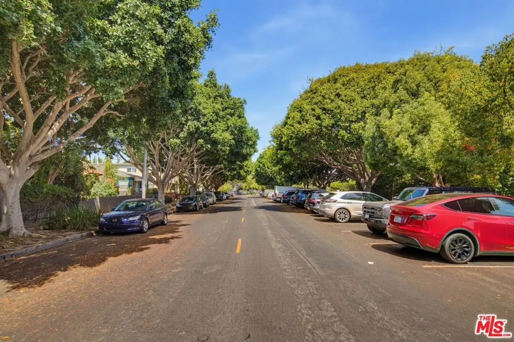 1834 9th Street #5 Santa Monica, CA 90404