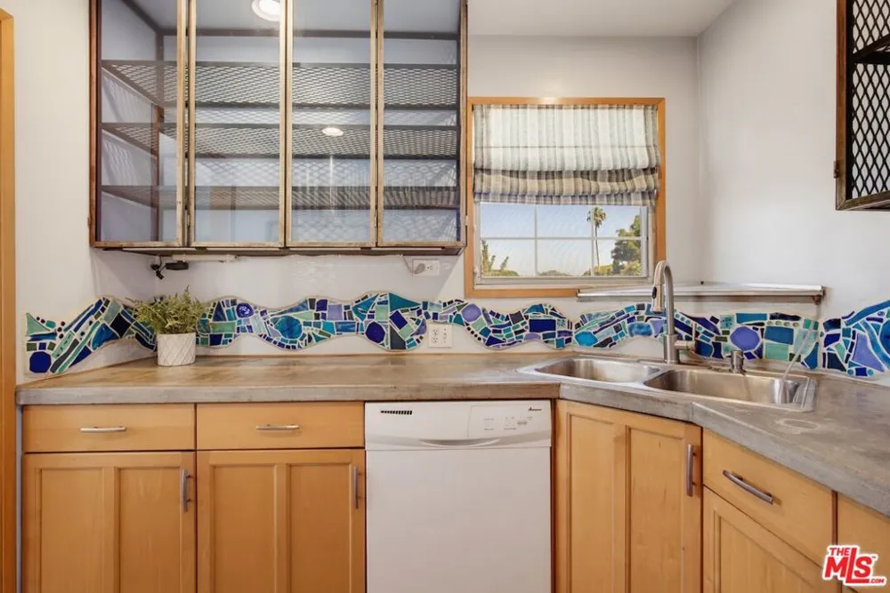 1834 9th Street #5 Santa Monica, CA 90404
