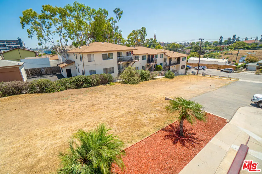 335 Warren Lane Inglewood, CA 90302